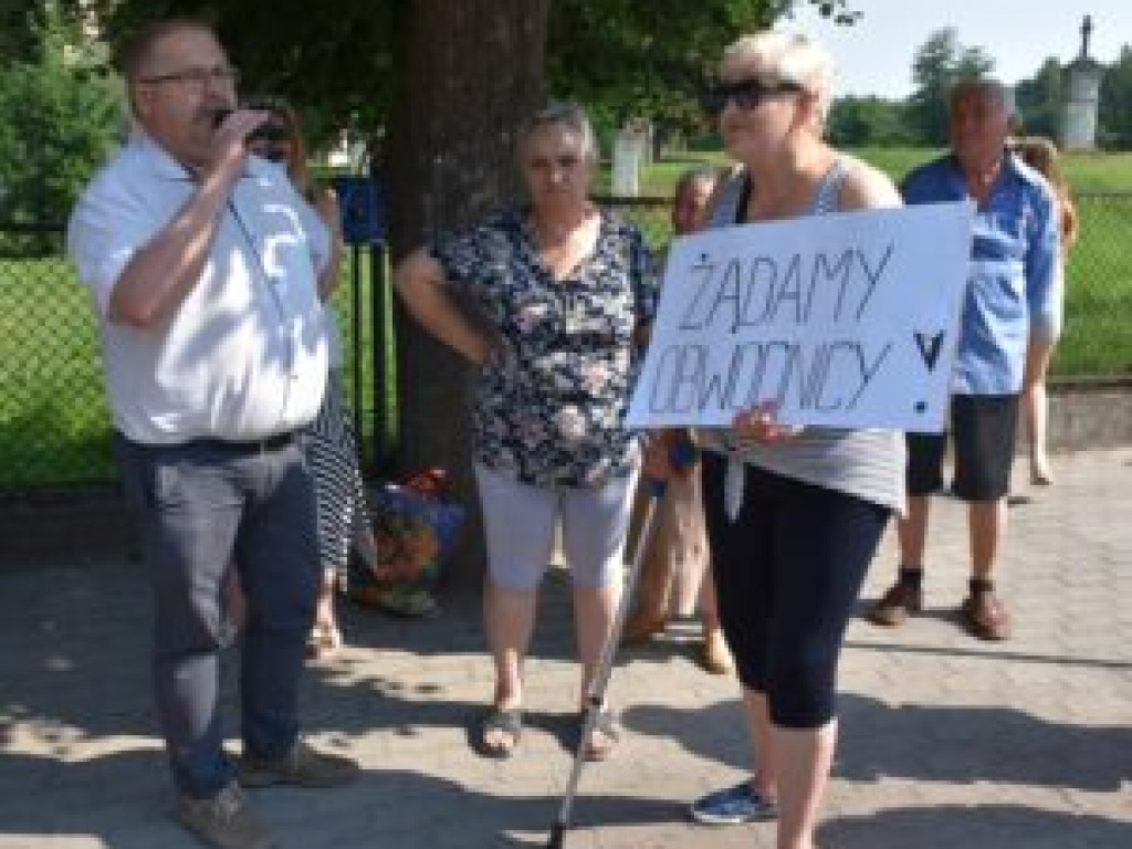 Protest w Klimontowie. Mieszkańcy żądają obwodnicy [wideo], [zdjęcia]