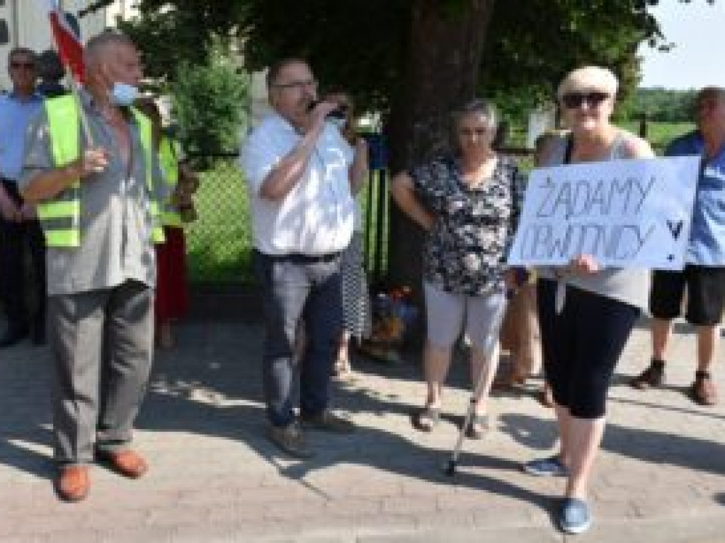 Protest w Klimontowie. Mieszkańcy żądają obwodnicy [wideo], [zdjęcia]