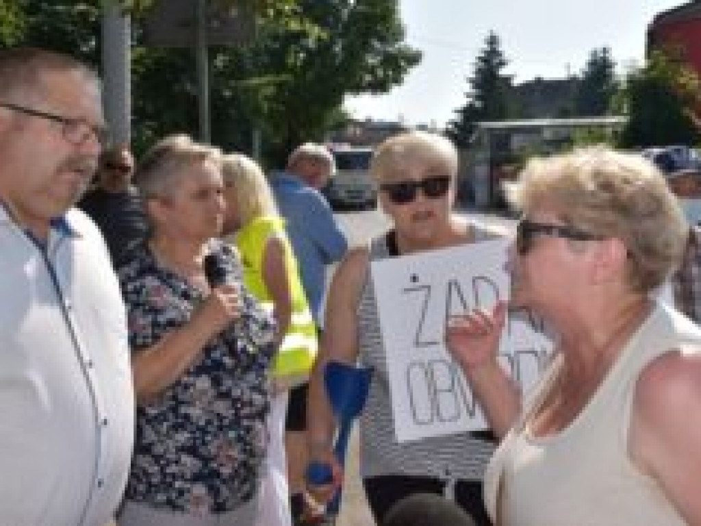 Protest w Klimontowie. Mieszkańcy żądają obwodnicy [wideo], [zdjęcia]