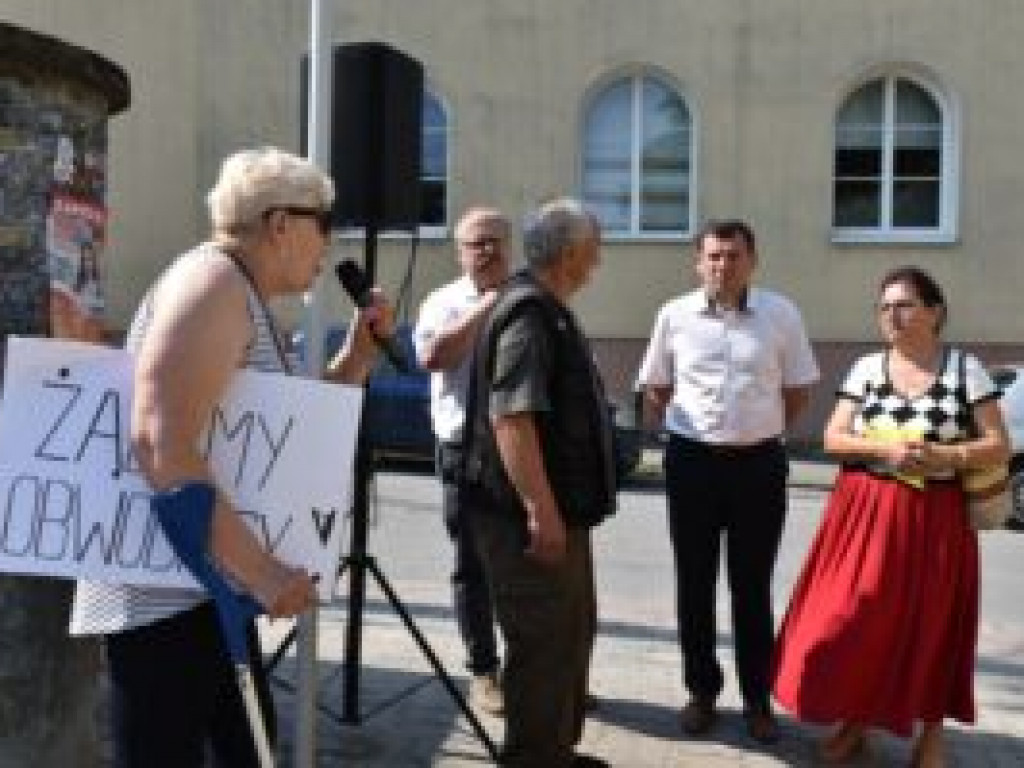 Protest w Klimontowie. Mieszkańcy żądają obwodnicy [wideo], [zdjęcia]