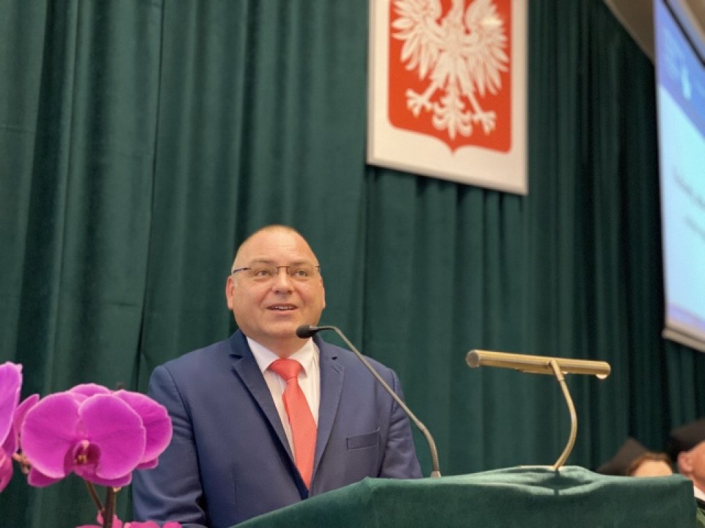 Wzruszająca ceremonia nadania czepków pielęgniarskich w Państwowej Uczelni Zawodowej w Tarnobrzegu [zdjęcia]