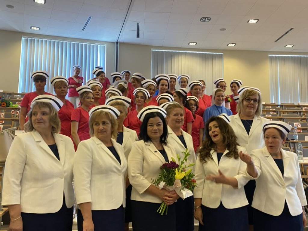 Wzruszająca ceremonia nadania czepków pielęgniarskich w Państwowej Uczelni Zawodowej w Tarnobrzegu [zdjęcia]