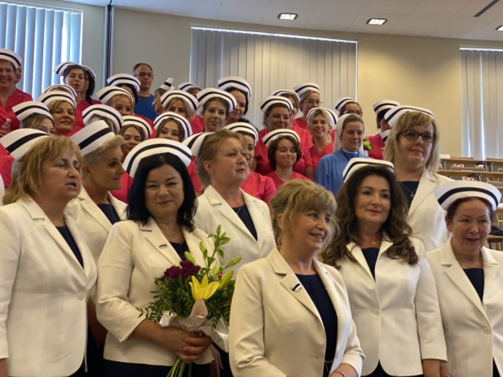 Wzruszająca ceremonia nadania czepków pielęgniarskich w Państwowej Uczelni Zawodowej w Tarnobrzegu [zdjęcia]