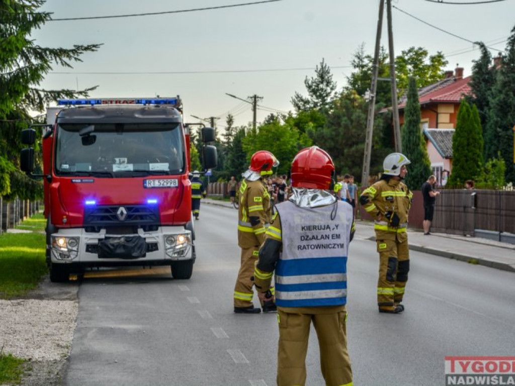 Wypadek w Grębowie! Młody mężczyzna uszkodził kręgosłup w przydomowym basenie [zdjęcia]