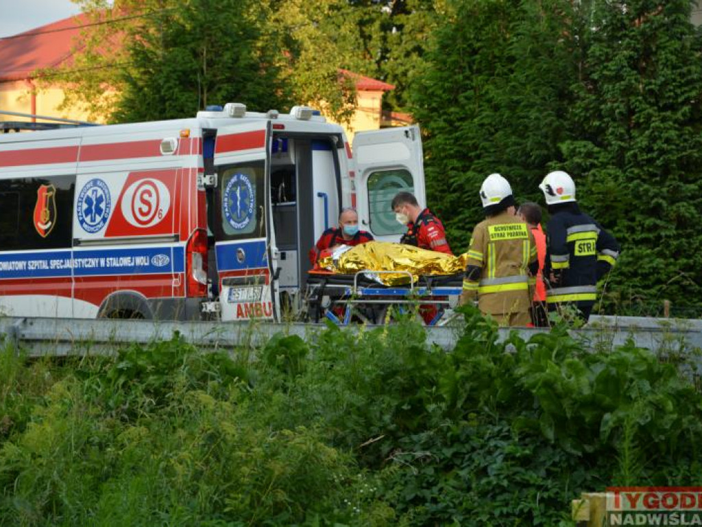 Wypadek w Grębowie! Młody mężczyzna uszkodził kręgosłup w przydomowym basenie [zdjęcia]