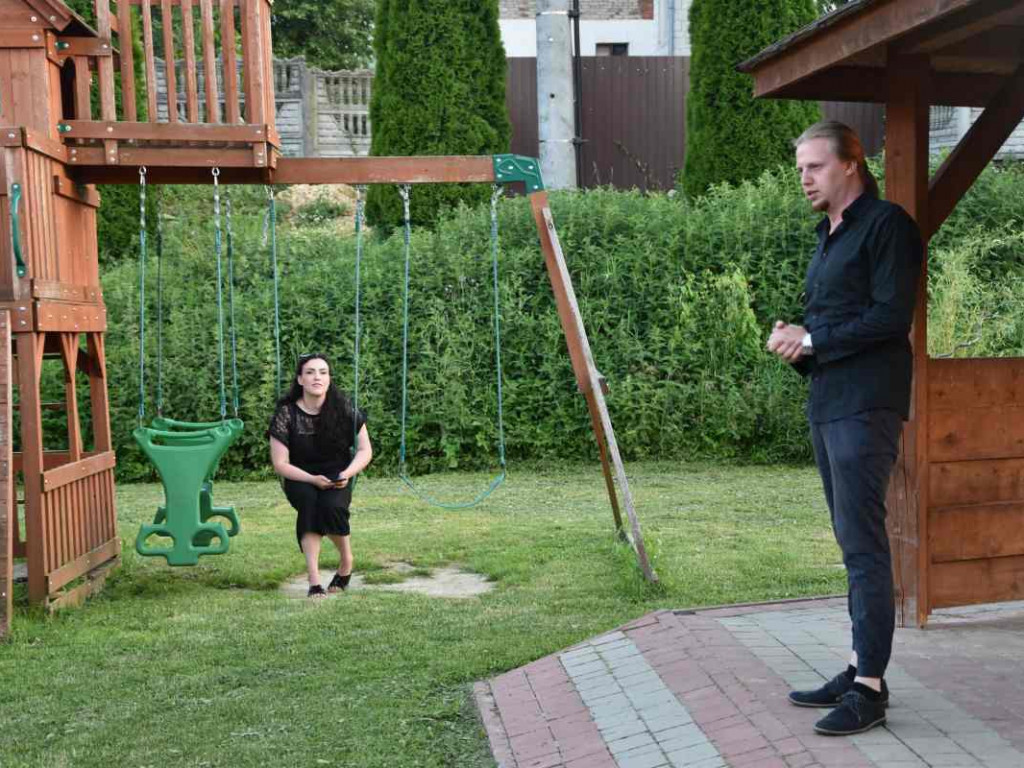 Zaśpiewali operowe arie na wiejskim skwerze [zdjęcia]