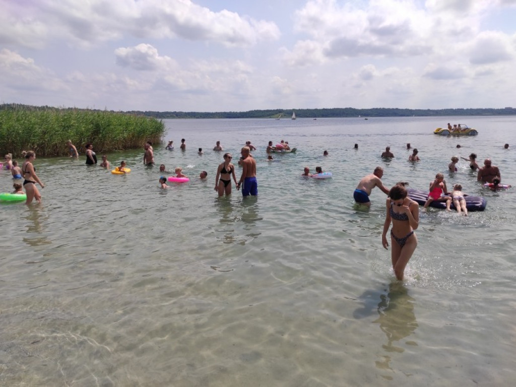 Tak było dziś na plaży nad Jeziorem Tarnobrzeskim [zdjęcia]