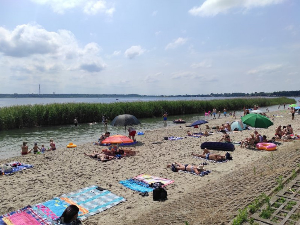 Tak było dziś na plaży nad Jeziorem Tarnobrzeskim [zdjęcia]