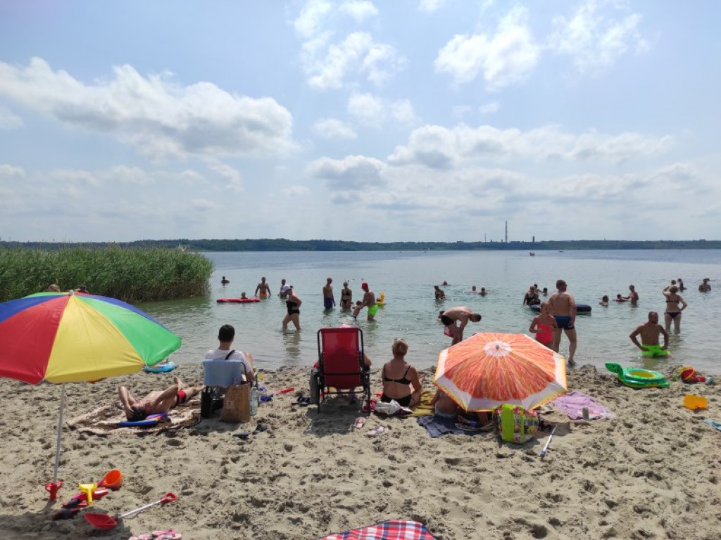 Tak było dziś na plaży nad Jeziorem Tarnobrzeskim [zdjęcia]