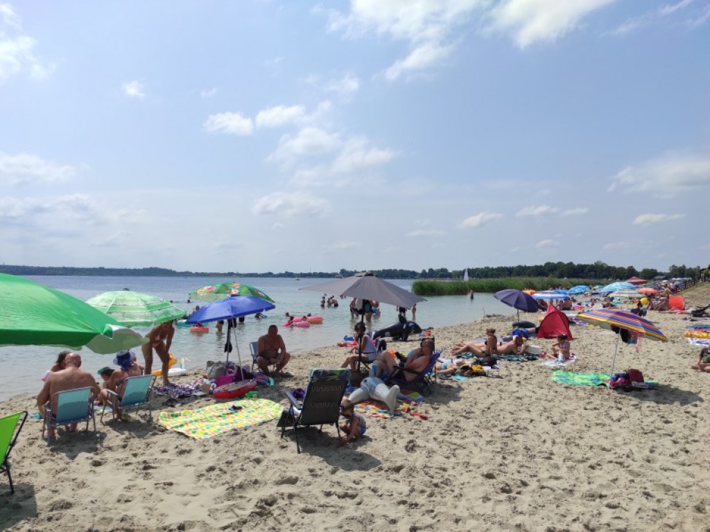 Tak było dziś na plaży nad Jeziorem Tarnobrzeskim [zdjęcia]