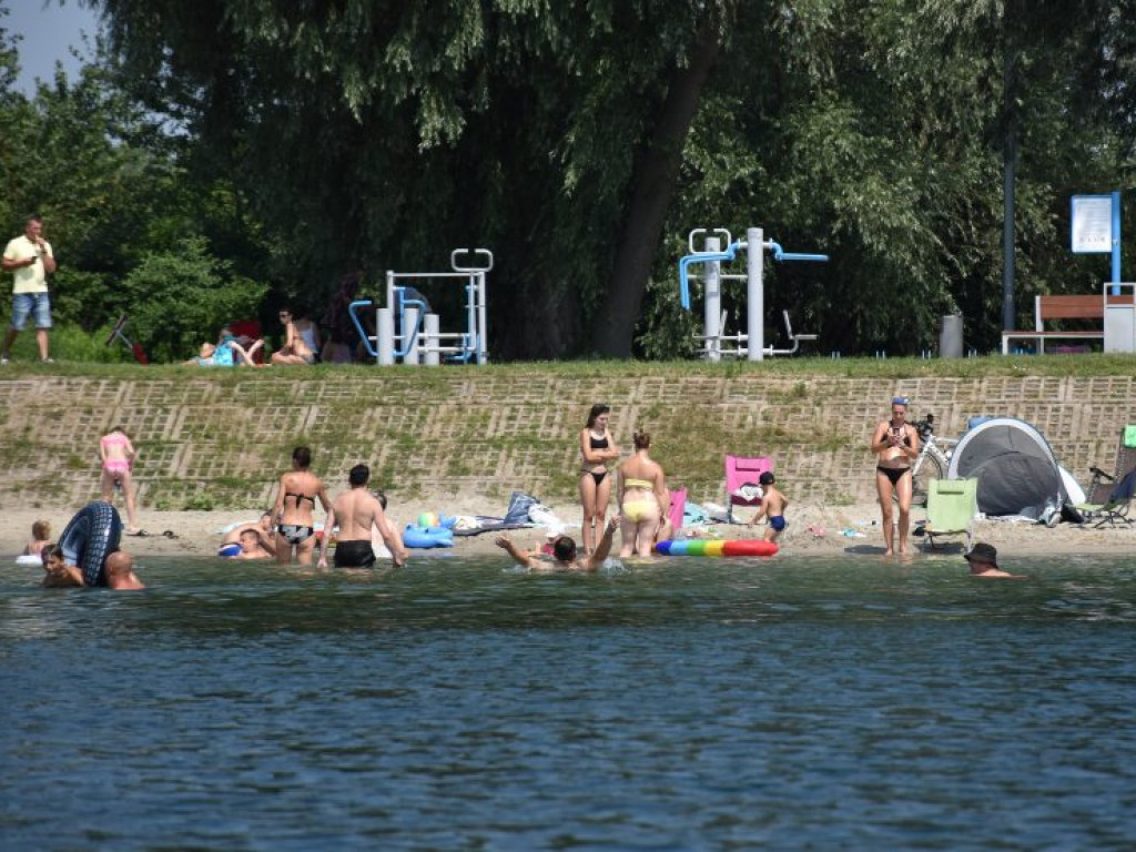 Tak było dziś na plaży nad Jeziorem Tarnobrzeskim [zdjęcia]