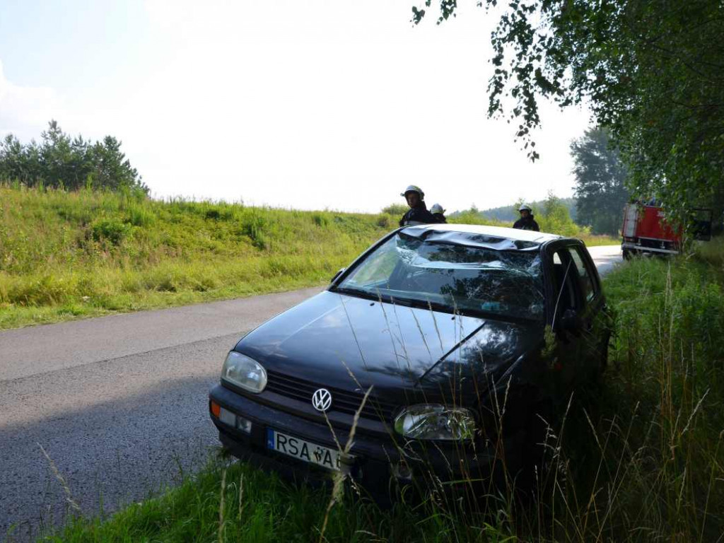 Groźne dachowanie samochodu w Żupawie (gm. Grębów)[zdjęcia]