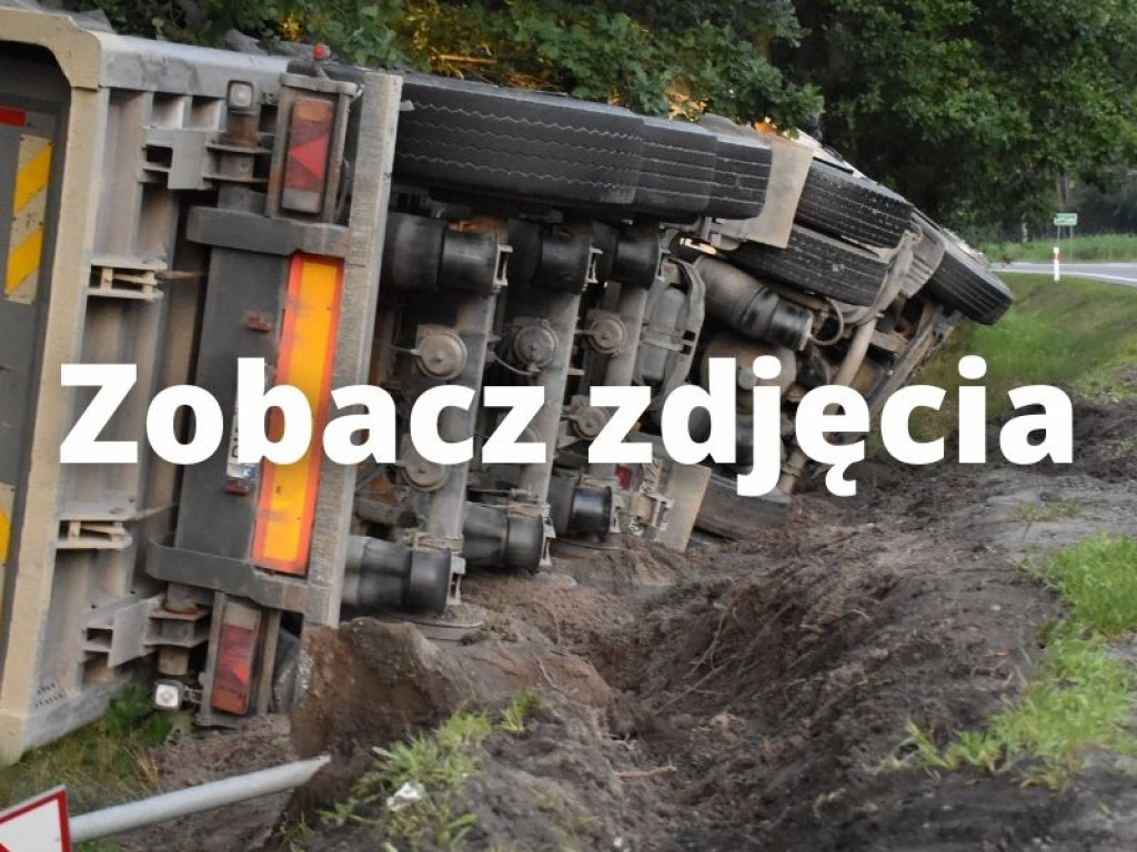 Tir w rowie na krajowej 
