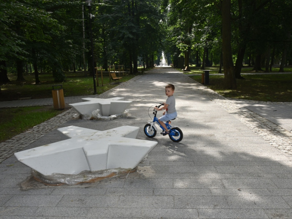 Sandomierz. Prace w parku zakończone. Ruszyła fontanna [zdjęcia]