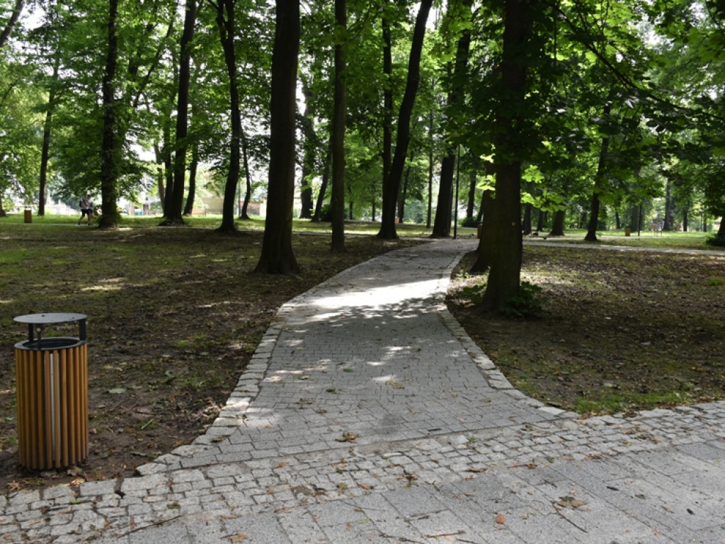 Sandomierz. Prace w parku zakończone. Ruszyła fontanna [zdjęcia]