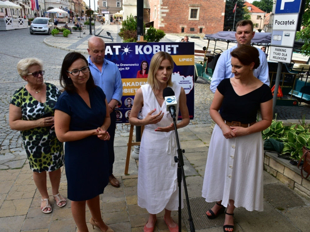 Lato Kobiet w Sandomierzu. W kawiarnianym ogródku z Kamilą Gasiuk-Pihowicz, Aleksandrą Gajewską i Marzeną Okłą-Drewnowicz [zdjęcia]