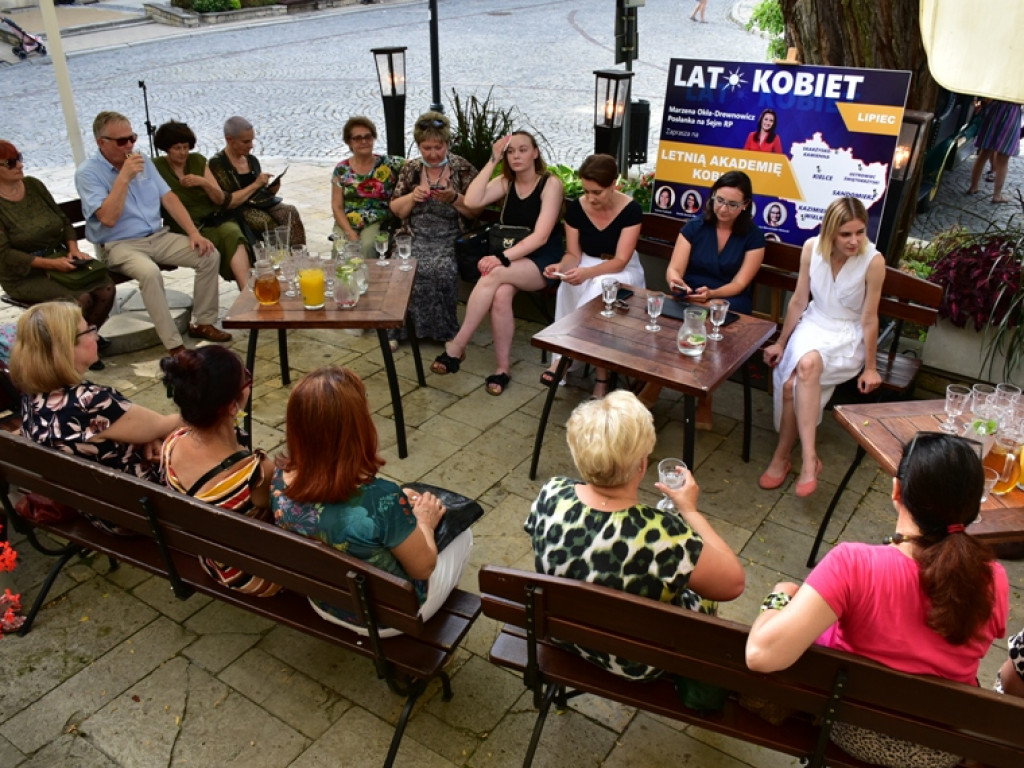 Lato Kobiet w Sandomierzu. W kawiarnianym ogródku z Kamilą Gasiuk-Pihowicz, Aleksandrą Gajewską i Marzeną Okłą-Drewnowicz [zdjęcia]