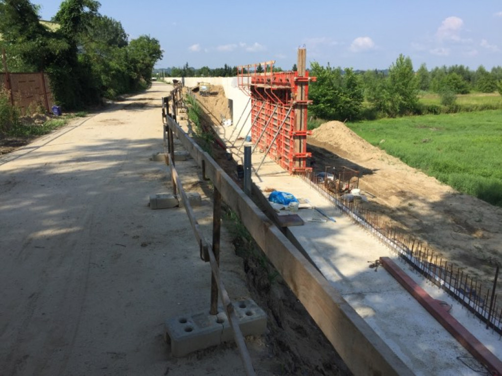 Sandomierz. Krzemień, lusterka, rośliny, grafiki... Wszystko po to, żeby mury nie straszyły