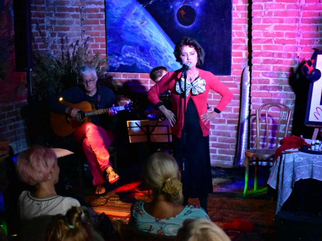 Gmina Samborzec. Muzyczna opowieść o Edith Piaf w Andruszkowicach