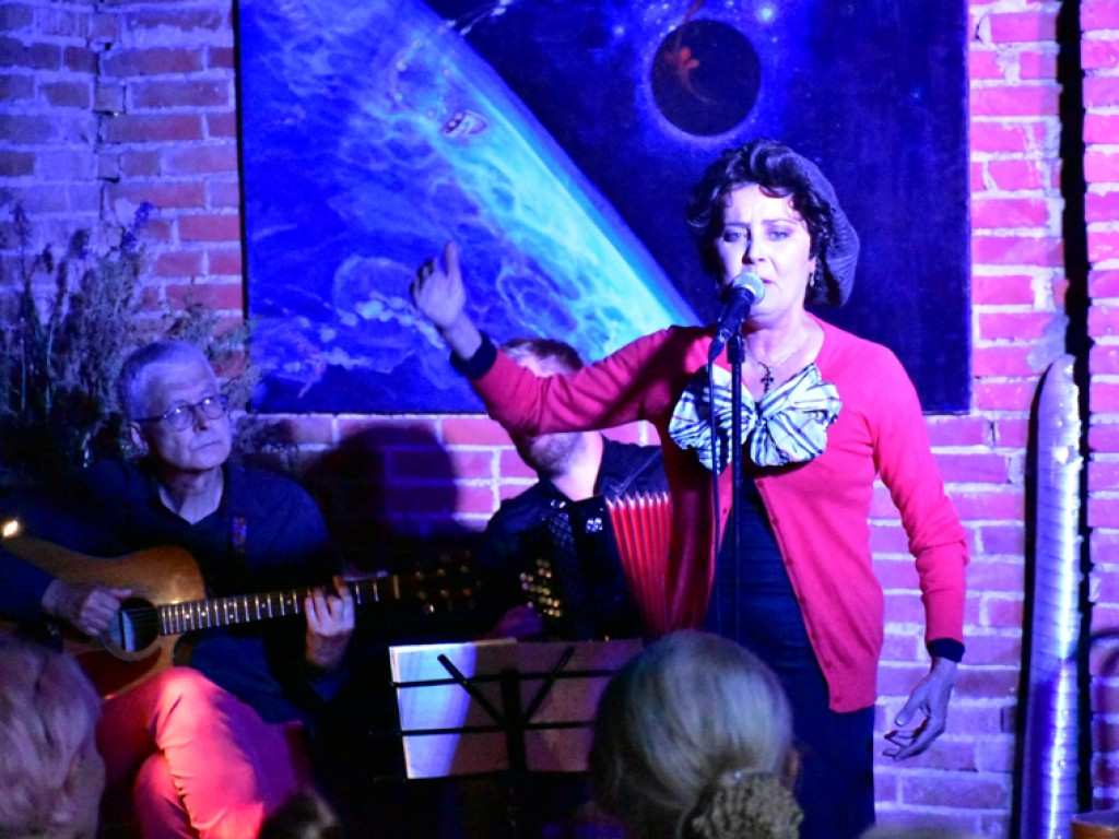 Gmina Samborzec. Muzyczna opowieść o Edith Piaf w Andruszkowicach