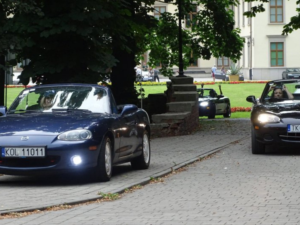 Mazdy MX 5 zjechały do Tarnobrzega [zdjęcia]