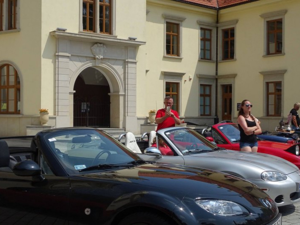 Mazdy MX 5 zjechały do Tarnobrzega [zdjęcia]