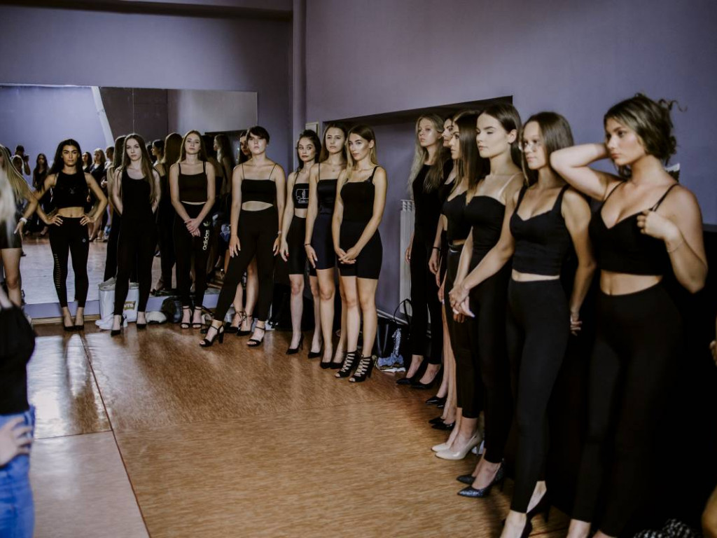 Modelki i organizatorzy rozpoczęli przygotowania do Sandomierz Fashion Street [zdjęcia]