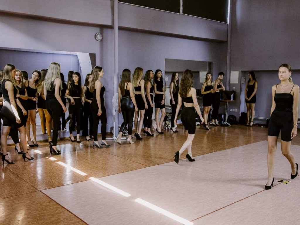 Modelki i organizatorzy rozpoczęli przygotowania do Sandomierz Fashion Street [zdjęcia]