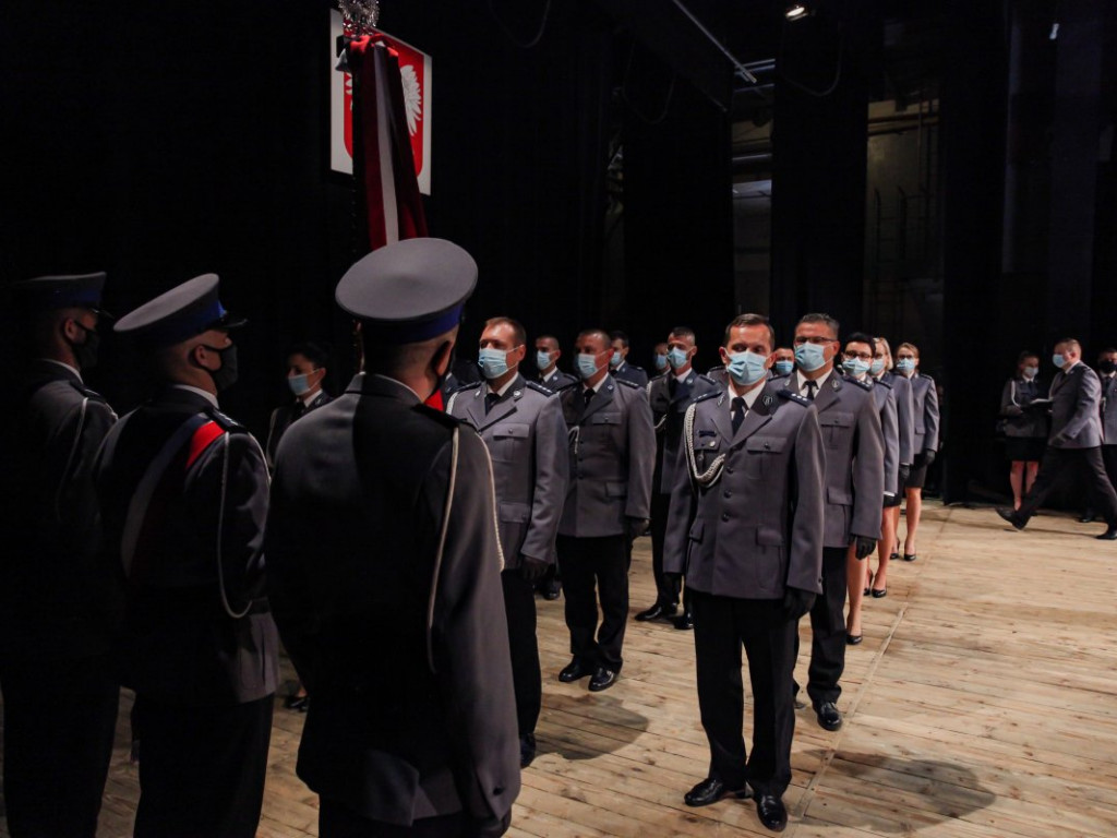 Święto Policji w Tarnobrzegu. Były awanse i wyróżnienia [zdjęcia]