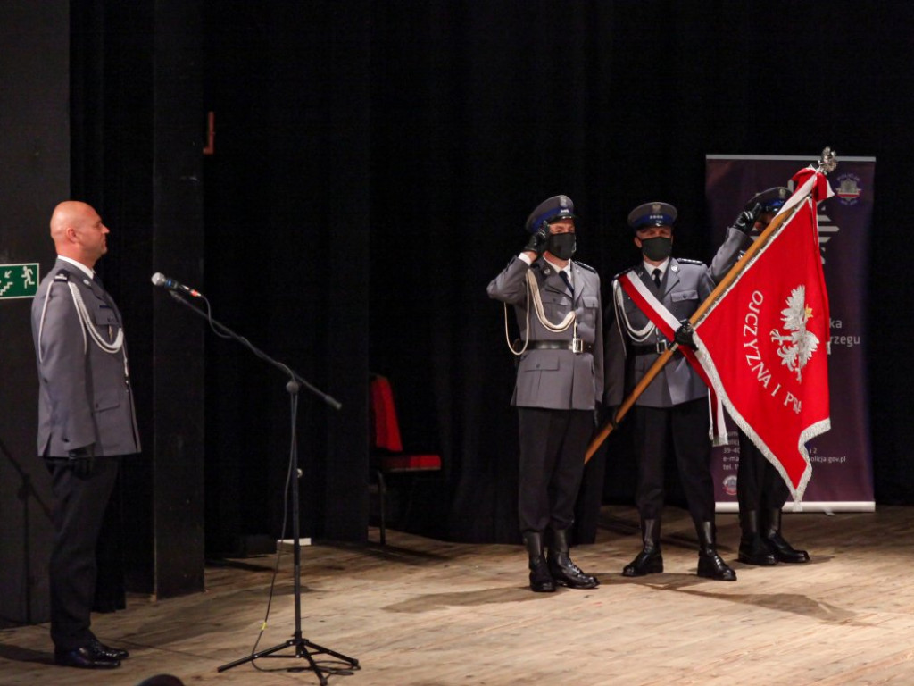 Święto Policji w Tarnobrzegu. Były awanse i wyróżnienia [zdjęcia]
