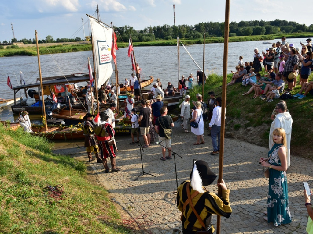 Sandomierz. Muzyka wodniacka i tradycyjne łodzie [zdjęcia]