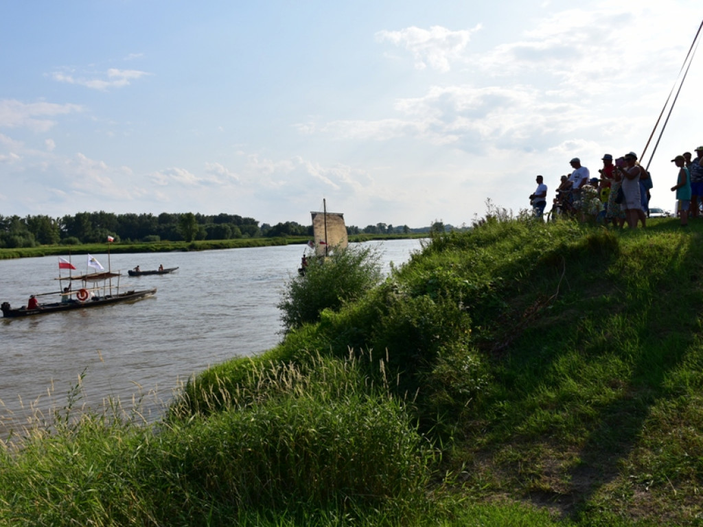 Sandomierz. Muzyka wodniacka i tradycyjne łodzie [zdjęcia]