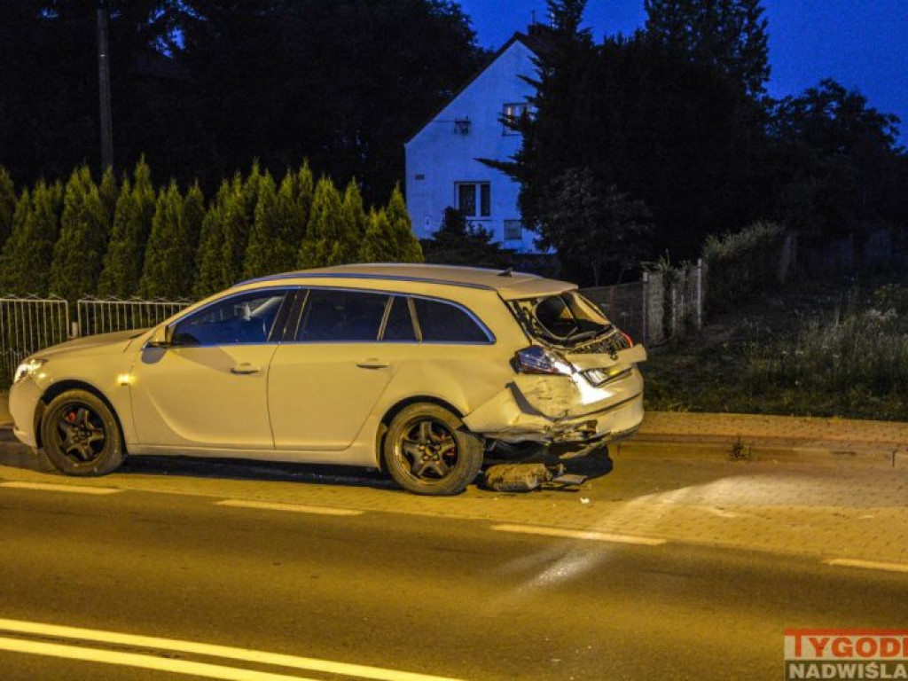 Tarnobrzeg. Kolizja na ul. Warszawskiej. Droga w kierunku Sandomierza zablokowana [zdjęcia]