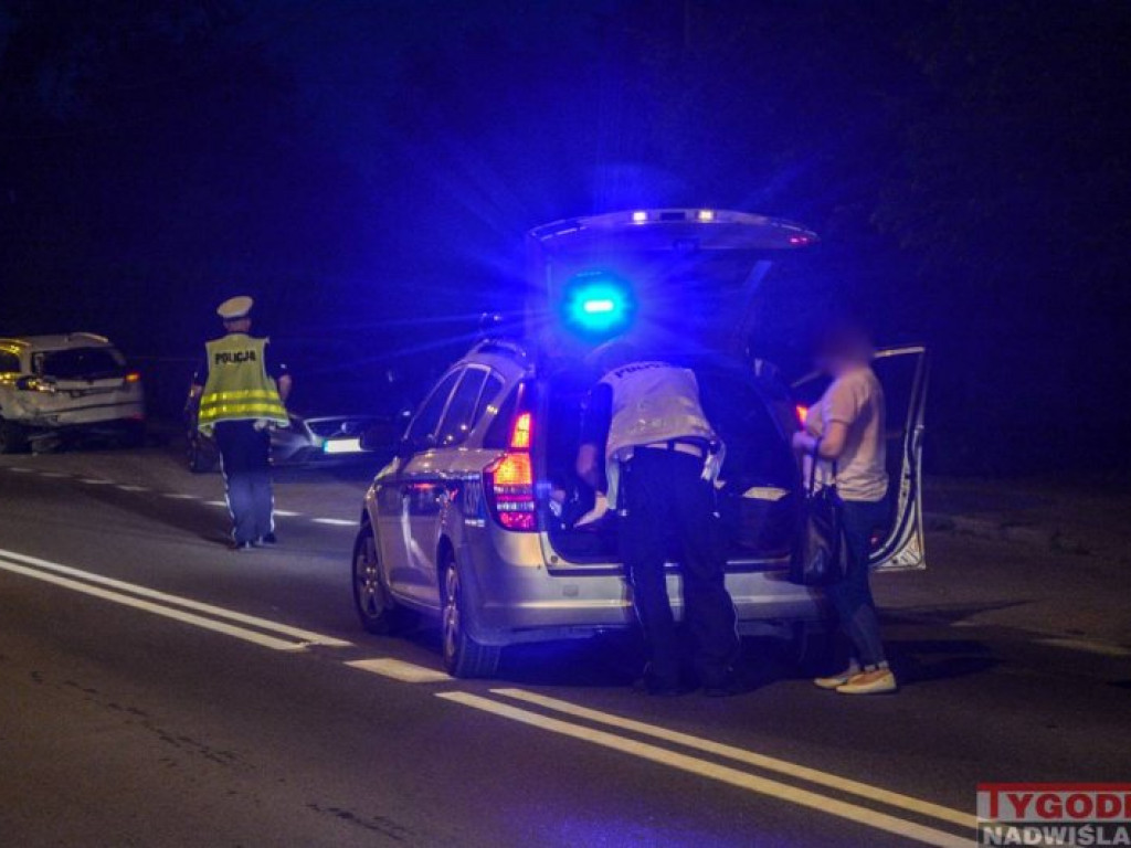 Tarnobrzeg. Kolizja na ul. Warszawskiej. Droga w kierunku Sandomierza zablokowana [zdjęcia]