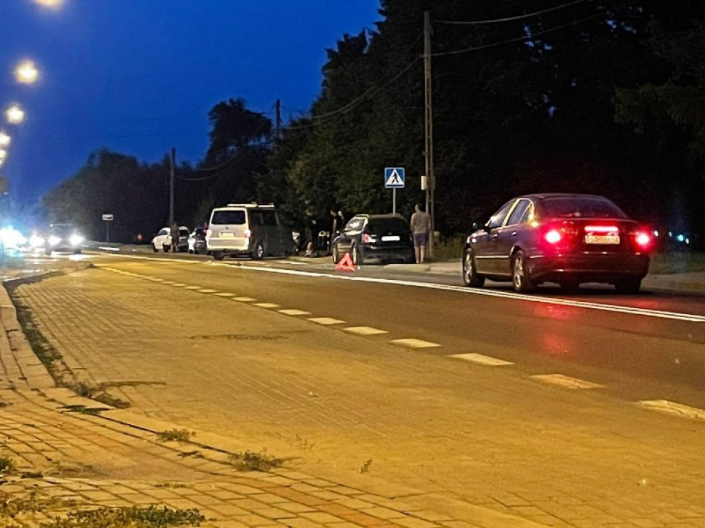 Tarnobrzeg. Kolizja na ul. Warszawskiej. Droga w kierunku Sandomierza zablokowana [zdjęcia]