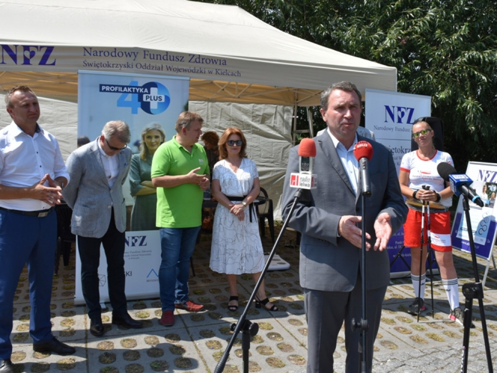 Sandomierz. Badania, porady i nordic walking w miasteczku zdrowia nad Wisłą  [zdjęcia]