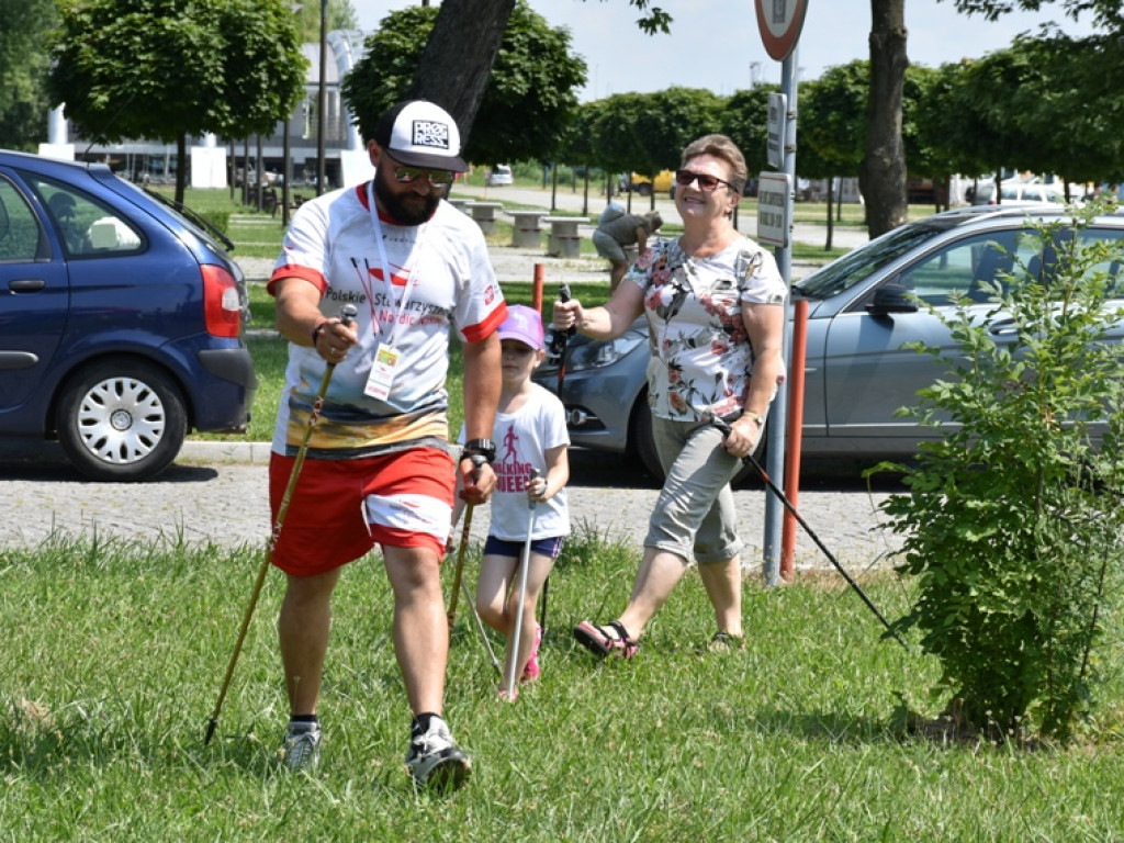 Sandomierz. Badania, porady i nordic walking w miasteczku zdrowia nad Wisłą  [zdjęcia]