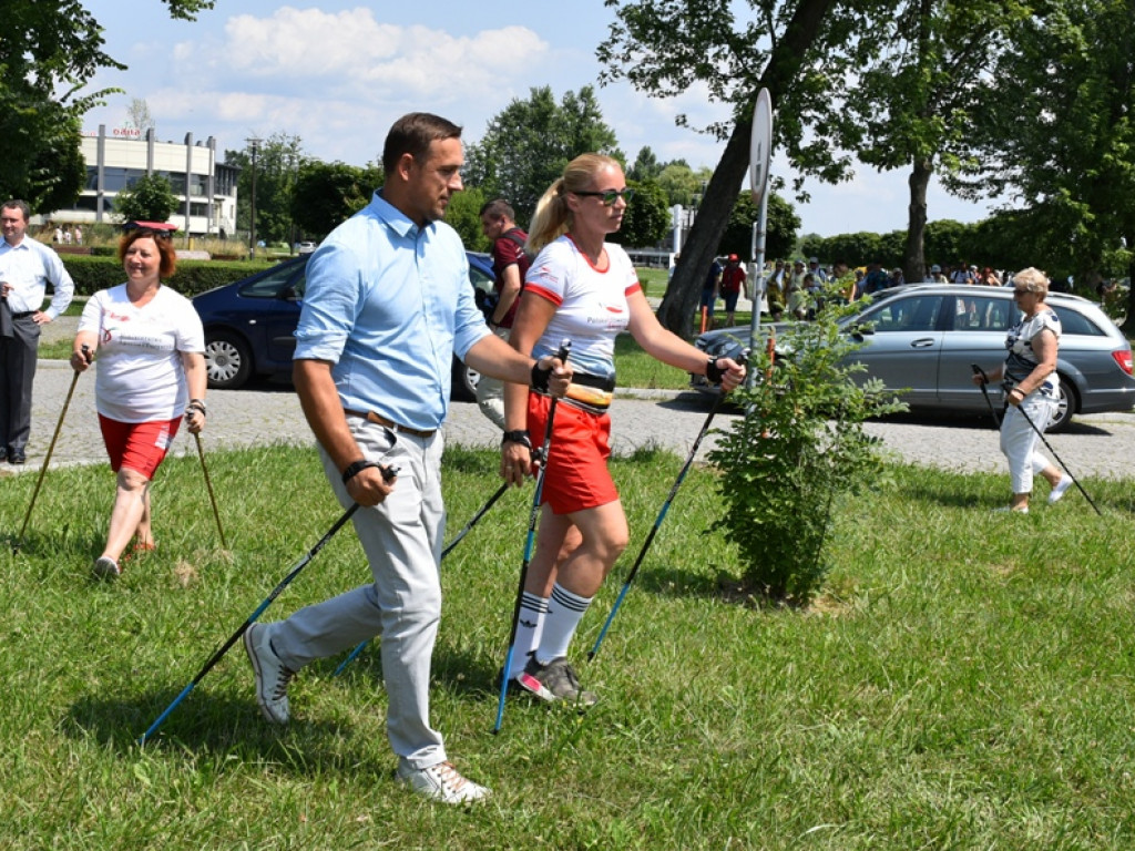Sandomierz. Badania, porady i nordic walking w miasteczku zdrowia nad Wisłą  [zdjęcia]