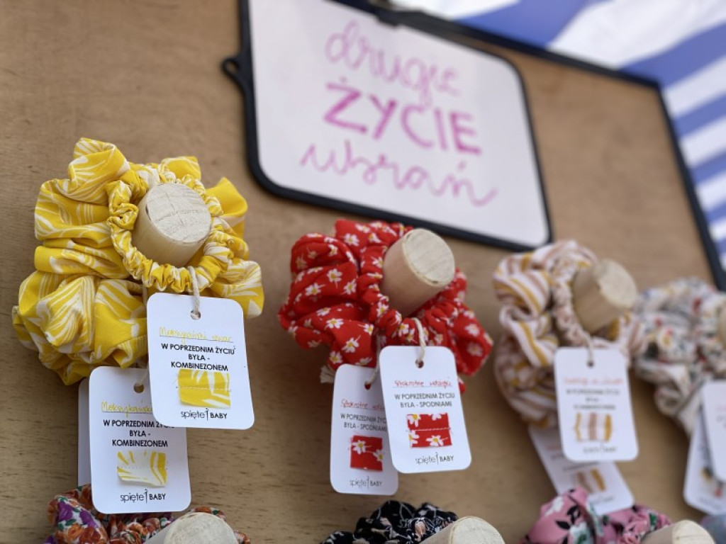 Plecionki, makramy, szydełkowe cuda. Festiwal rękodzieła i rzemiosła w Tarnobrzegu przyciągnął wystawców z różnych zakątków Polski [zdjęcia]