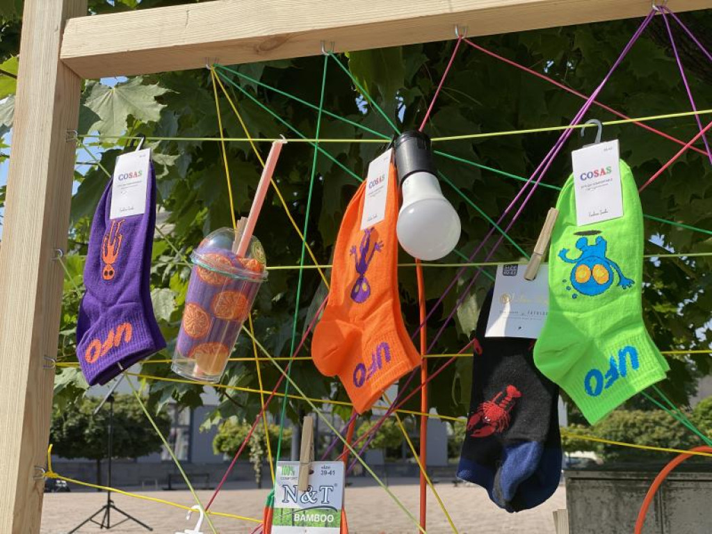 Plecionki, makramy, szydełkowe cuda. Festiwal rękodzieła i rzemiosła w Tarnobrzegu przyciągnął wystawców z różnych zakątków Polski [zdjęcia]