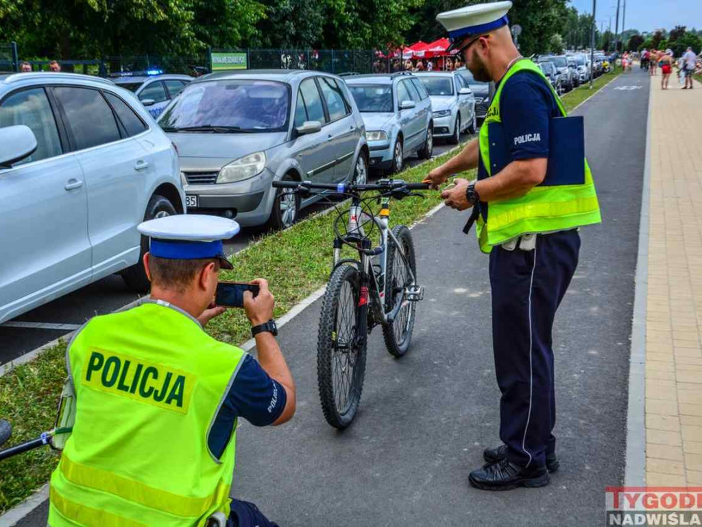 Potrącenie 8-letniego dziecka przez rowerzystę nad Jeziorem Tarnobrzeskim [zdjęcia]