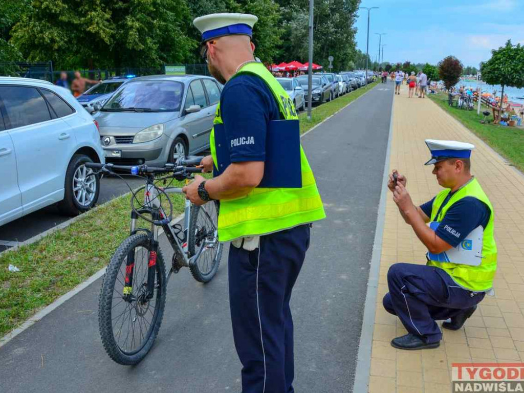 Potrącenie 8-letniego dziecka przez rowerzystę nad Jeziorem Tarnobrzeskim [zdjęcia]