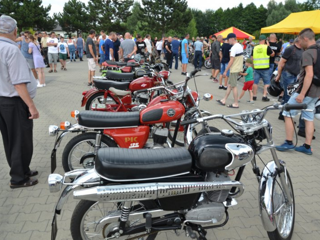 Motocyklowy zlot w Grębowie [zdjęcia]
