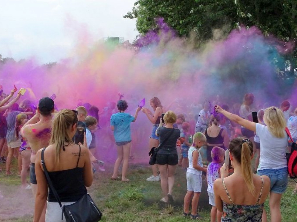 Holi Święto Kolorów nad Jeziorem Tarnobrzeskim [zdjęcia]