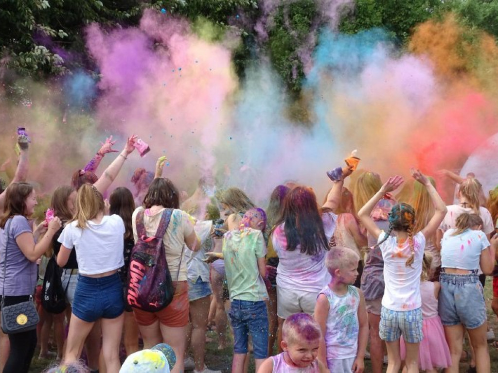 Holi Święto Kolorów nad Jeziorem Tarnobrzeskim [zdjęcia]
