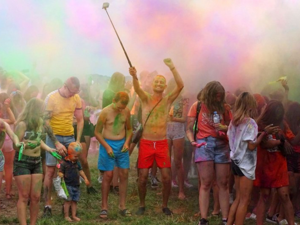 Holi Święto Kolorów nad Jeziorem Tarnobrzeskim [zdjęcia]