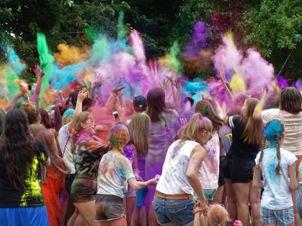 Holi Święto Kolorów nad Jeziorem Tarnobrzeskim [zdjęcia]