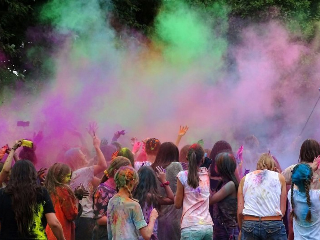 Holi Święto Kolorów nad Jeziorem Tarnobrzeskim [zdjęcia]