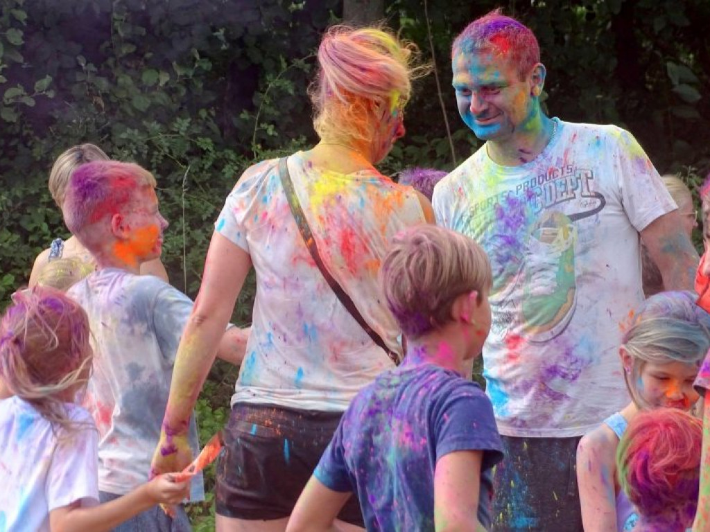 Holi Święto Kolorów nad Jeziorem Tarnobrzeskim [zdjęcia]