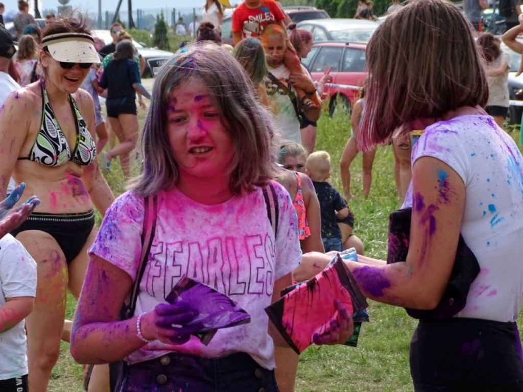 Holi Święto Kolorów nad Jeziorem Tarnobrzeskim [zdjęcia]